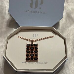 BP all the luster of starlight  Elegant Black and Gold Necklace